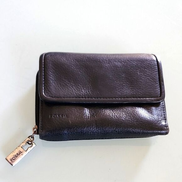 Fossil Leather Wallet - Picture 1 of 9